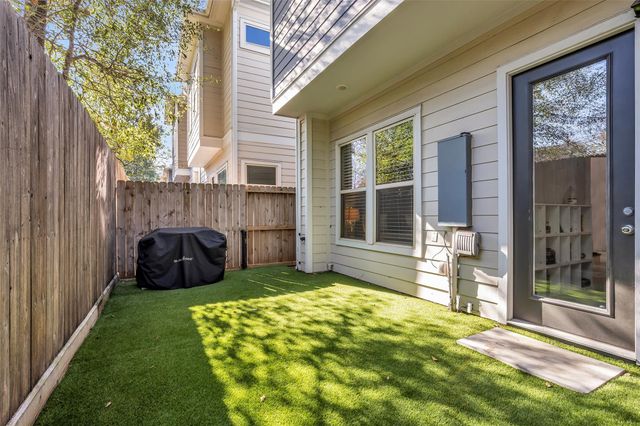 5118 Pine Reach Drive, Houston, TX 77018