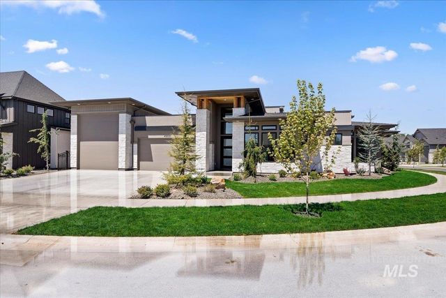 4900 W Braveheart St, Eagle, ID 83616