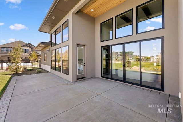 4900 W Braveheart St, Eagle, ID 83616