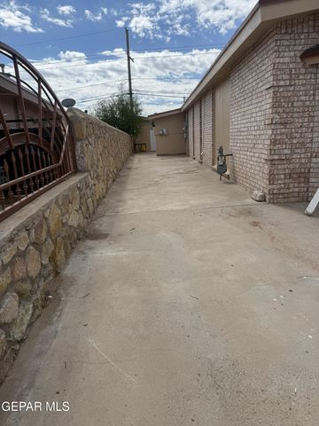 13464 SUNSET HILLS Drive, El Paso, TX 79928