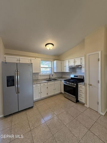 13464 SUNSET HILLS Drive, El Paso, TX 79928