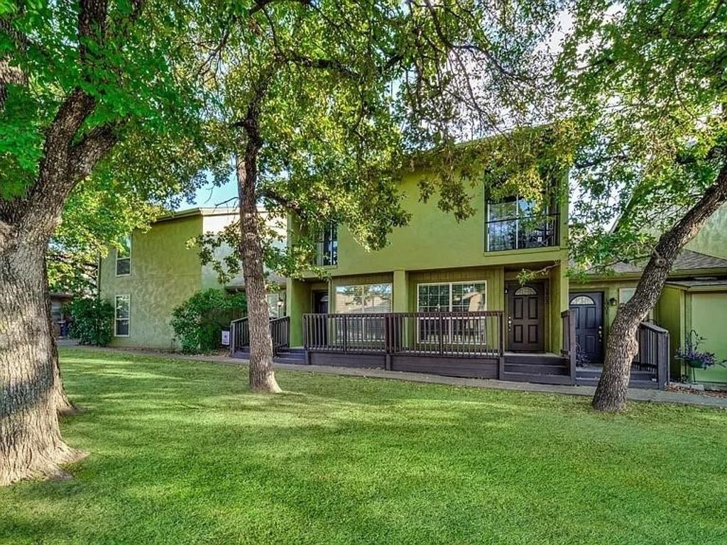 1901 Kingswood Court 1903, Denton, TX 76205