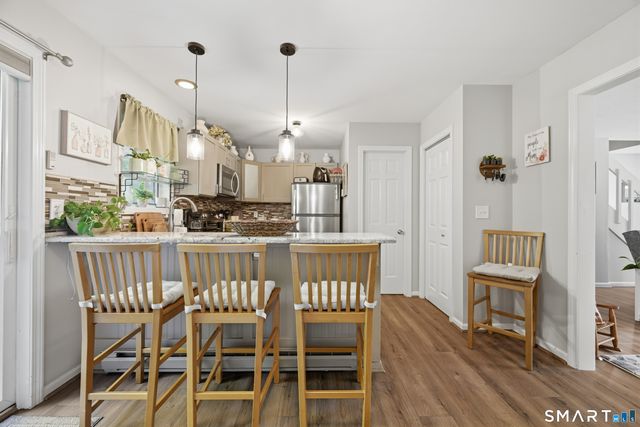 348 Boston Post Road C14, Waterford, CT 06385