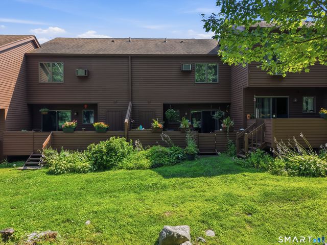 348 Boston Post Road C14, Waterford, CT 06385