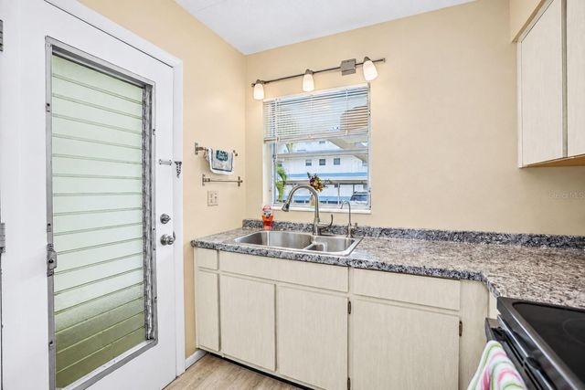 2950 W BAY DRIVE A5, Belleair Bluffs, FL 33770