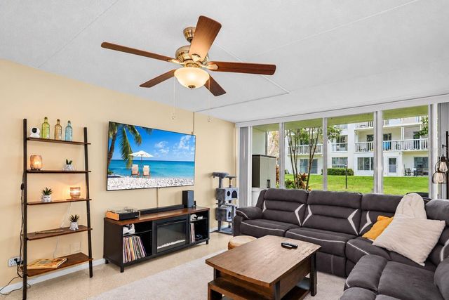 2950 W BAY DRIVE A5, Belleair Bluffs, FL 33770