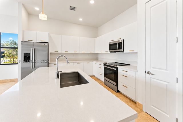 17564 SW 41st St, Miramar, FL 33029