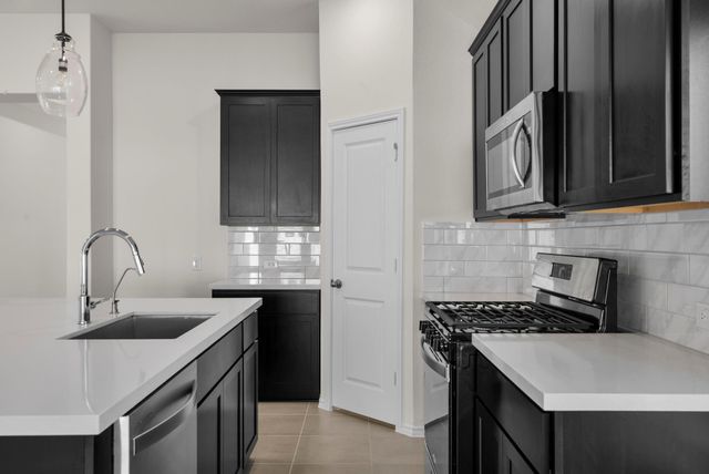 1064 Shoal Creek Trail, Conroe, TX 77304