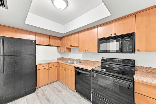 3807 N OAK DRIVE D41, Tampa, FL 33611