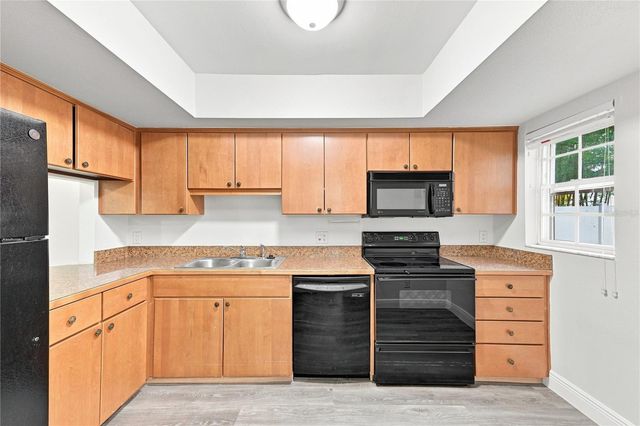3807 N OAK DRIVE D41, Tampa, FL 33611
