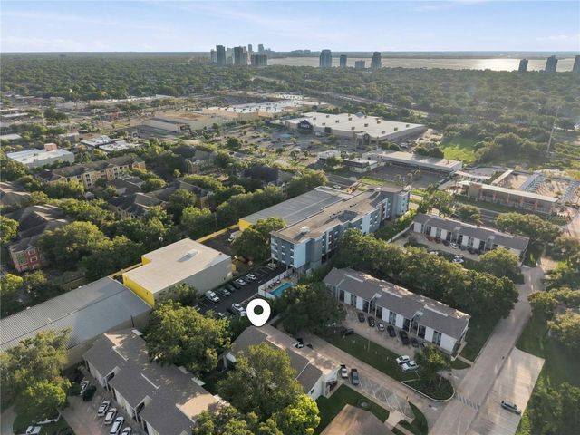 3807 N OAK DRIVE D41, Tampa, FL 33611