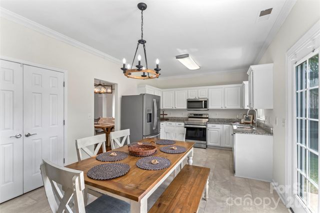 112 S Audubon Avenue, Mooresville, NC 28117