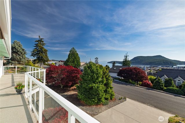 5012 Macbeth Drive, Anacortes, WA 98221