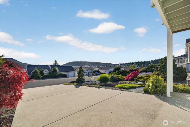 5012 Macbeth Drive, Anacortes, WA 98221