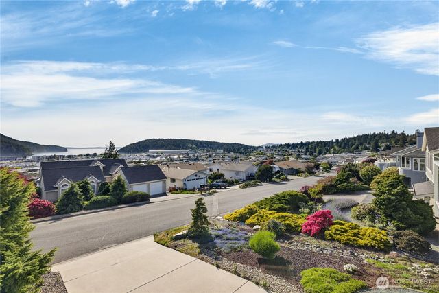 5012 Macbeth Drive, Anacortes, WA 98221