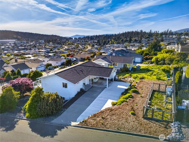 5012 Macbeth Drive, Anacortes, WA 98221
