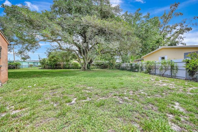16221 NW 18th Ct, Miami Gardens, FL 33054