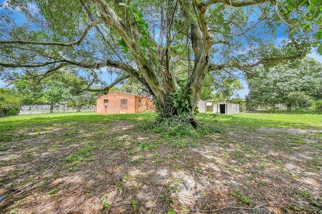 16221 NW 18th Ct, Miami Gardens, FL 33054