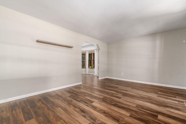 185 Lookout Lane SW, Pataskala, OH 43062