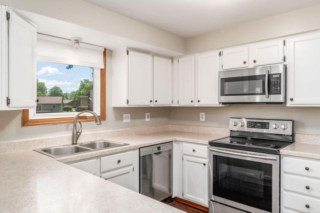 185 Lookout Lane SW, Pataskala, OH 43062