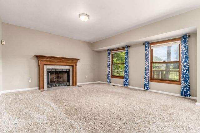 185 Lookout Lane SW, Pataskala, OH 43062