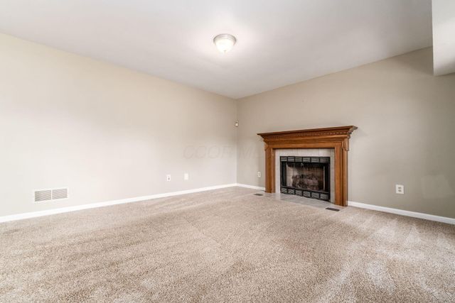 185 Lookout Lane SW, Pataskala, OH 43062