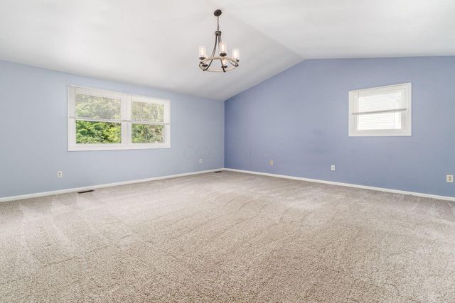 185 Lookout Lane SW, Pataskala, OH 43062