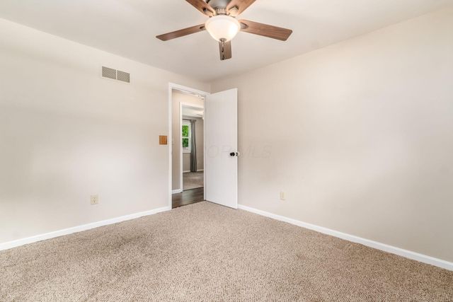 185 Lookout Lane SW, Pataskala, OH 43062