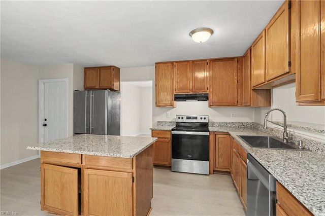 123 Tournament CT, Suffolk, VA 23434