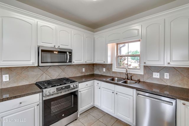 104 Bridge Hollow Lane, Canton, MS 39046