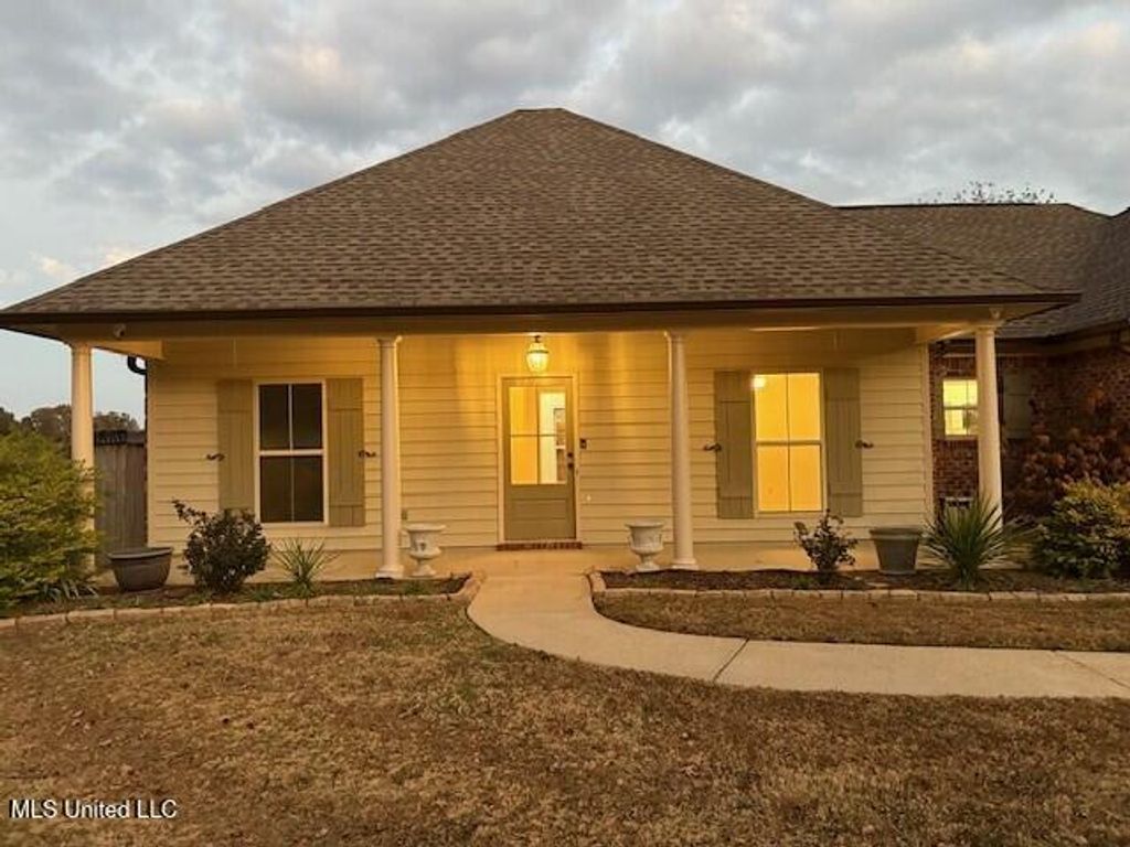 104 Bridge Hollow Lane, Canton, MS 39046