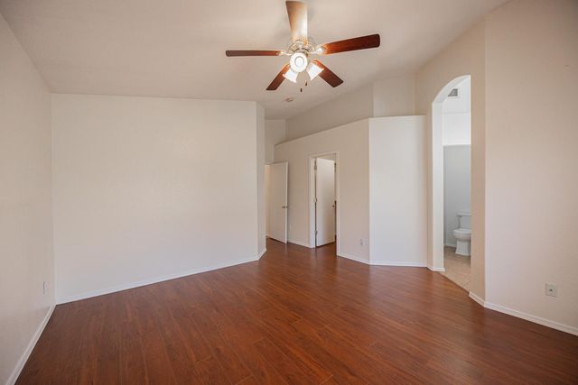 601 S Silverbrush Drive, Chandler, AZ 85226