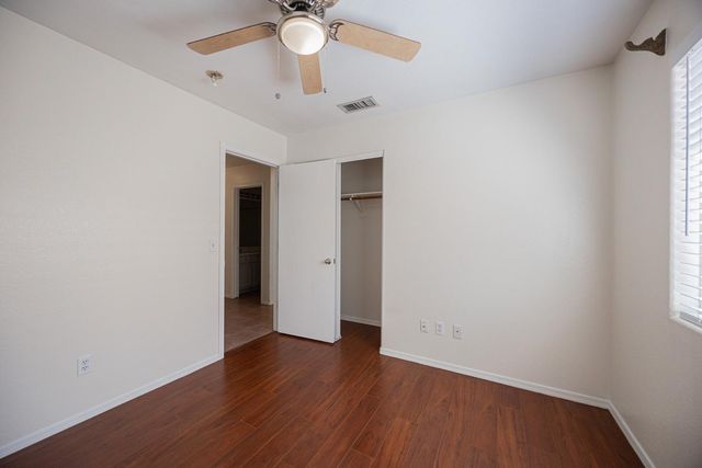 601 S Silverbrush Drive, Chandler, AZ 85226