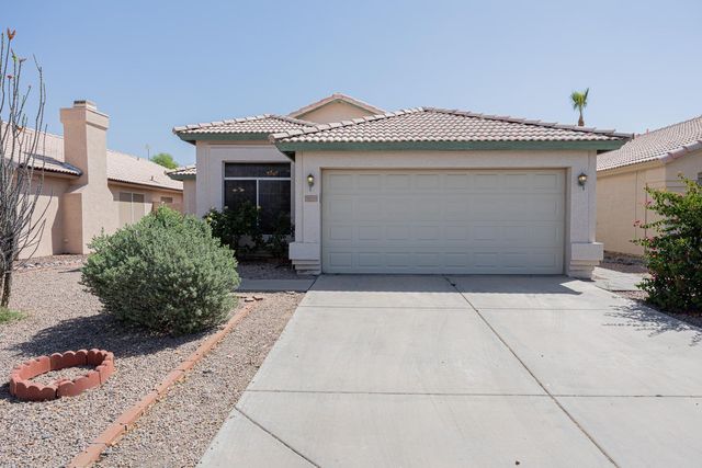 601 S Silverbrush Drive, Chandler, AZ 85226