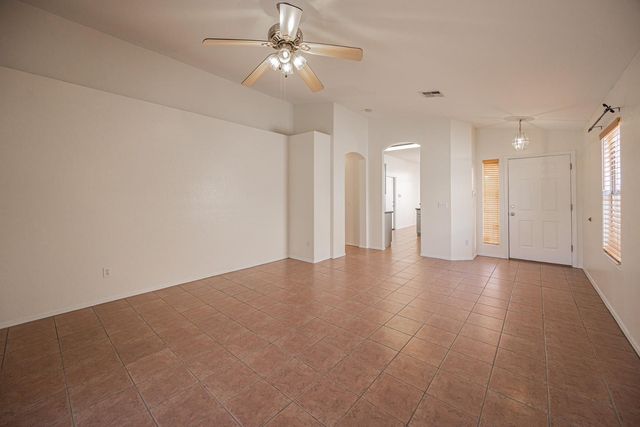 601 S Silverbrush Drive, Chandler, AZ 85226