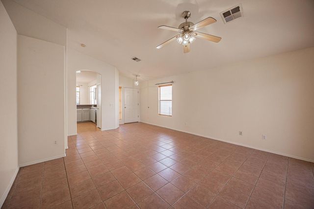 601 S Silverbrush Drive, Chandler, AZ 85226