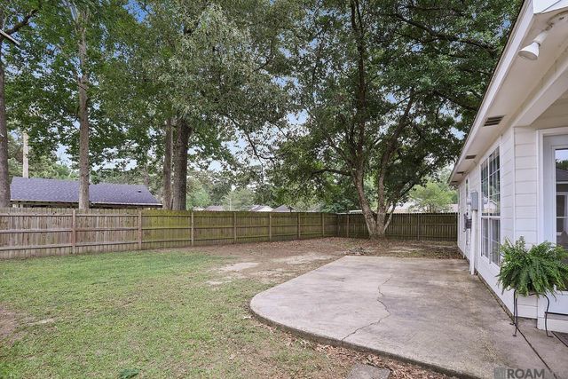 11136 Village Green Dr, Greenwell Springs, LA 70739