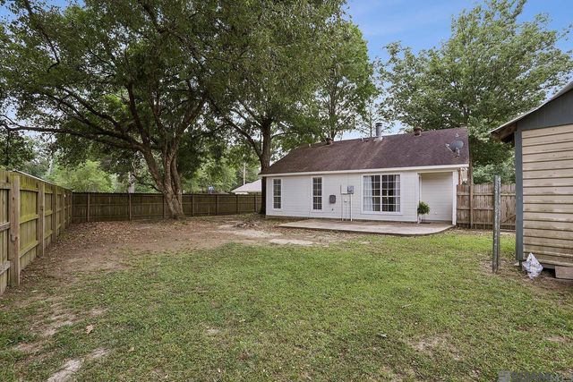 11136 Village Green Dr, Greenwell Springs, LA 70739