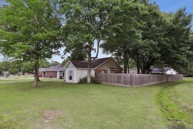 11136 Village Green Dr, Greenwell Springs, LA 70739
