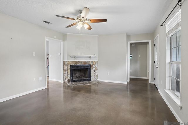 11136 Village Green Dr, Greenwell Springs, LA 70739