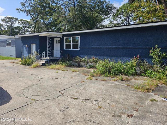 1814 UNIVERSITY Boulevard N, Jacksonville, FL 32211