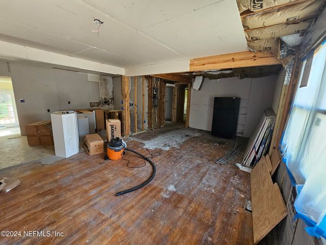 1814 UNIVERSITY Boulevard N, Jacksonville, FL 32211