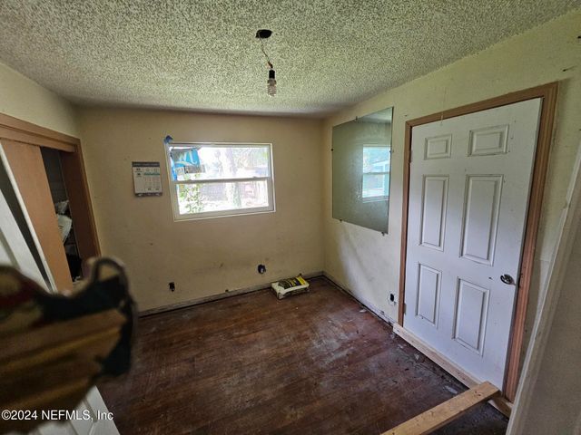 1814 UNIVERSITY Boulevard N, Jacksonville, FL 32211