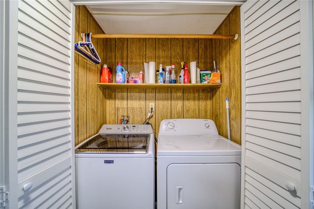 4826 Powell Lake Road, Topock, AZ 86436