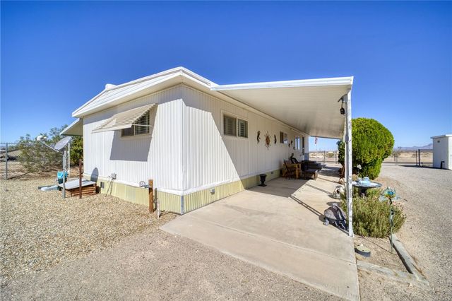 4826 Powell Lake Road, Topock, AZ 86436