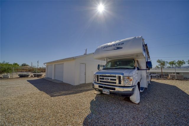 4826 Powell Lake Road, Topock, AZ 86436