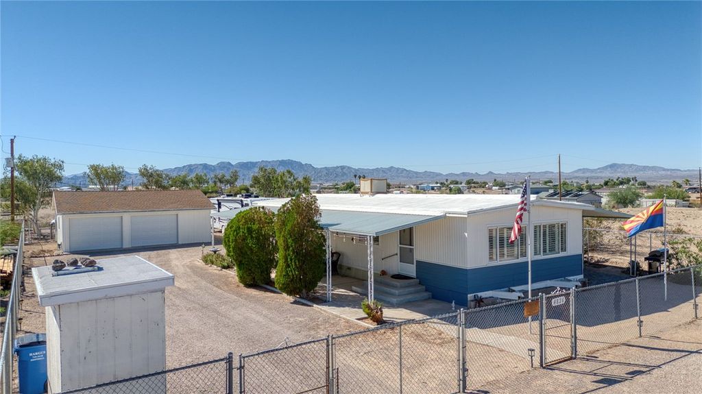 4826 Powell Lake Road, Topock, AZ 86436