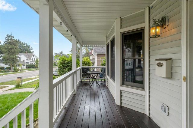 220 Baker Street E, Saint Paul, MN 55107