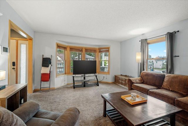 220 Baker Street E, Saint Paul, MN 55107