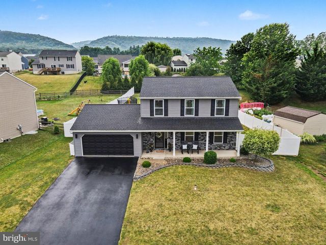 223 EDGEMONT LN, Newmanstown, PA 17073